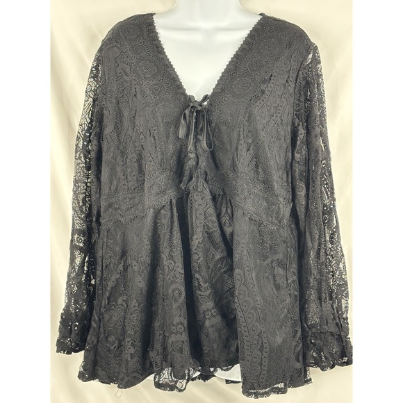 Tops - Torrid Black Lace Long Sleeve Top Size 1 Whimsigoth Witchy